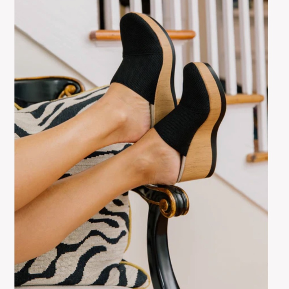 New in Box Charleston Shoe Co Frannie Black Platform Clogs Women size 9 - Picture 5 of 10